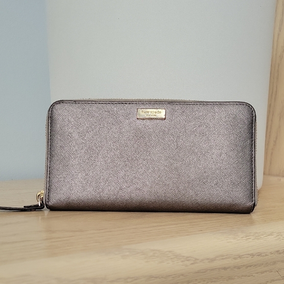 kate spade Handbags - Kate Spade Silver Gray Full Zip Wallet with Metallic Sheen and Dotted Lining